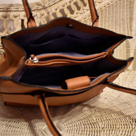 Tan Vegan Leather Purse - Picture 3 of 4